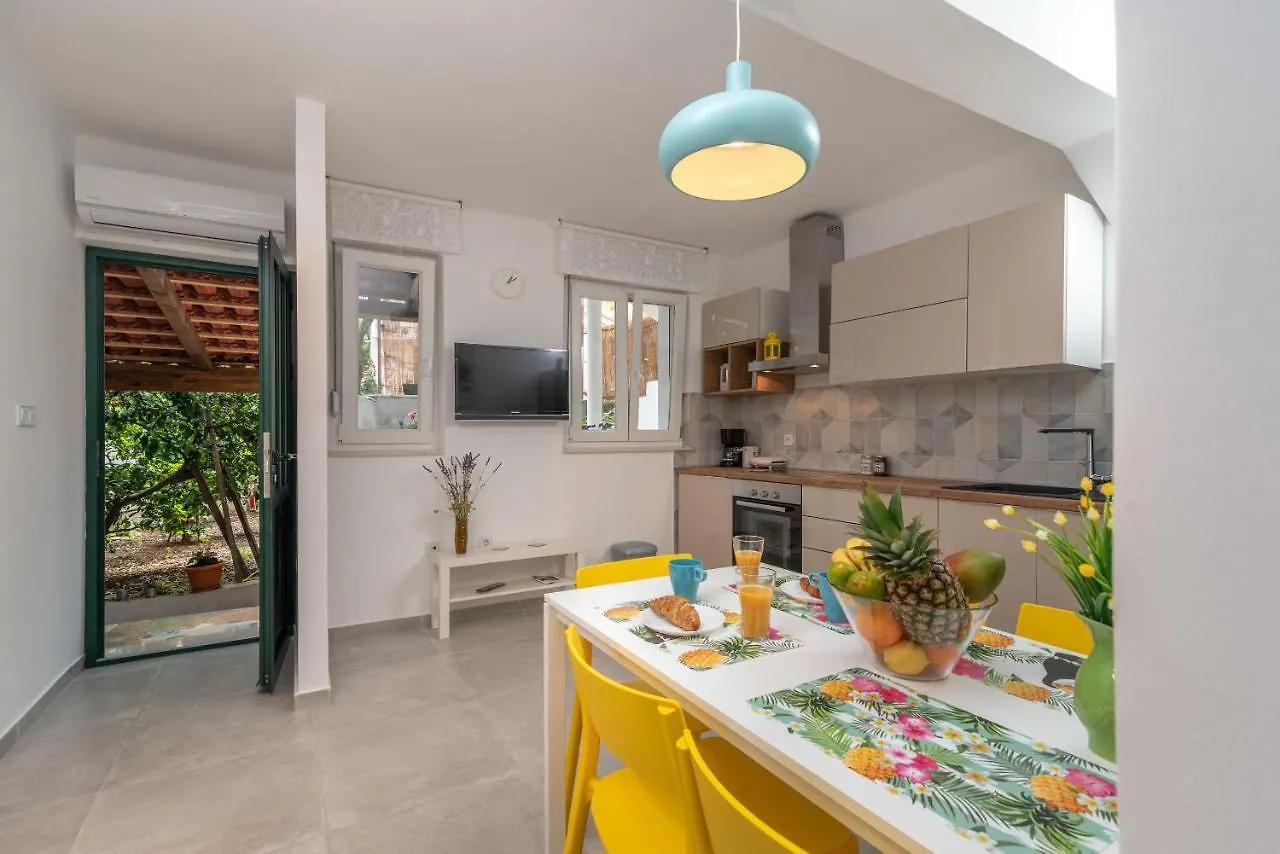 House Polus Villa Trogir 0*,  Croatia