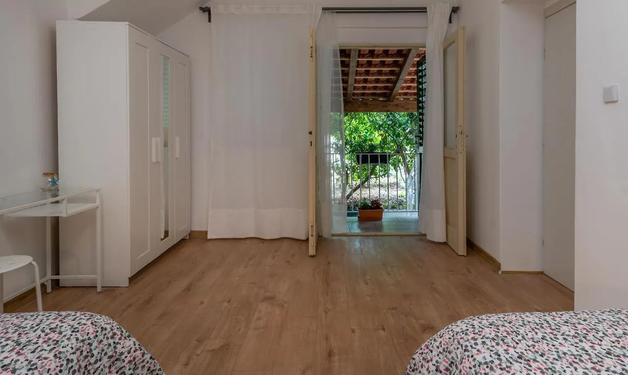 House Polus Villa Trogir 0*,  Kroatië